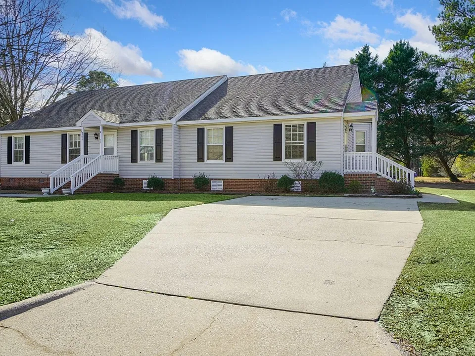 3101 Buckingham Rd NW