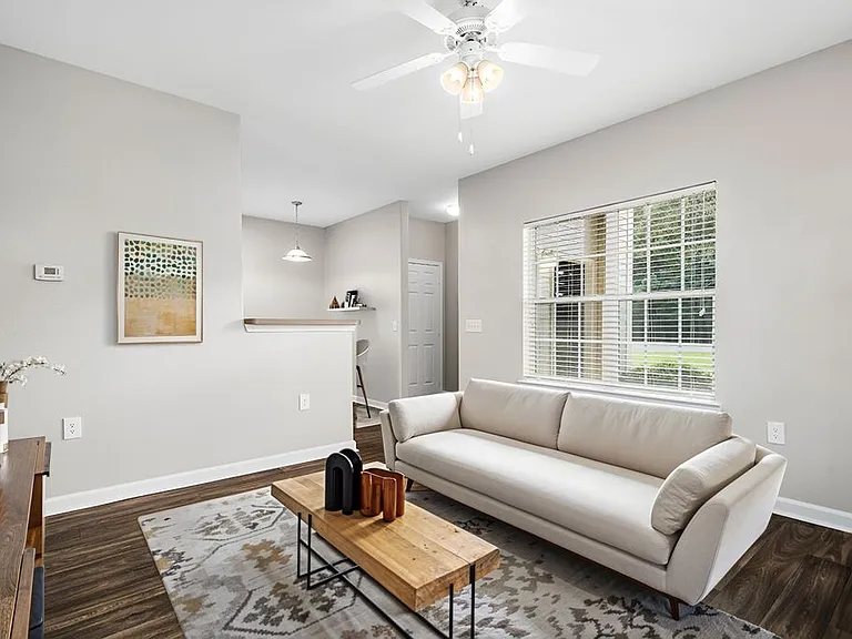 Pine - 1 Bed / 1 Bath - 760 Sq.Ft.