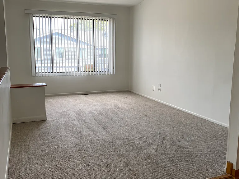 914 Van Buren Ct — Photo 8