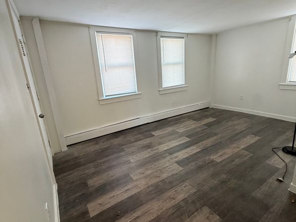 305-307 Silver Ln #1