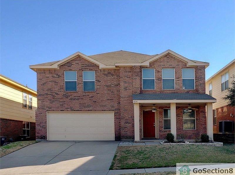 1st image of 4804 Trail Hollow Dr