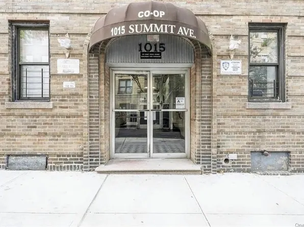 1015 Summit Ave APT 4A, Bronx, NY 10452