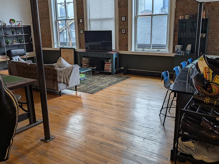 910 Bingham St — Photo 3