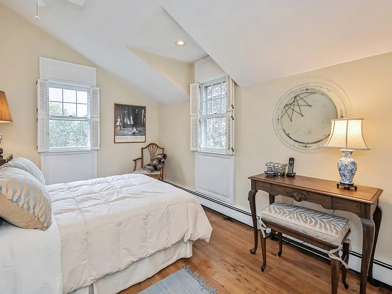 37 Indian Rd — Photo 17