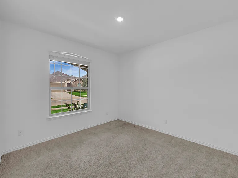 8425 Honeylocust St — Photo 16