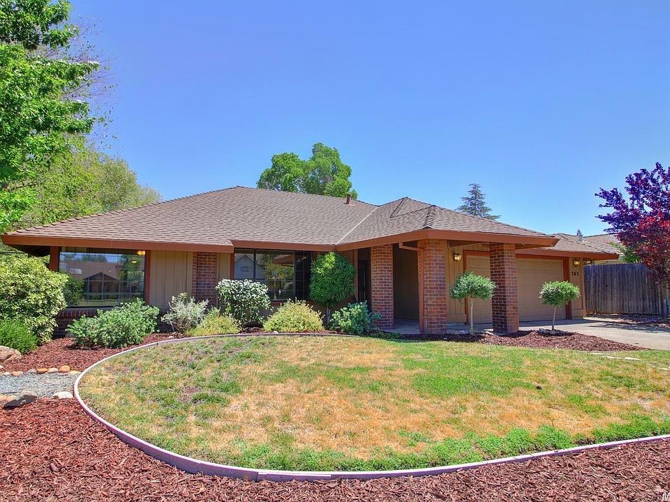 1st image of 303 Paddock Ct