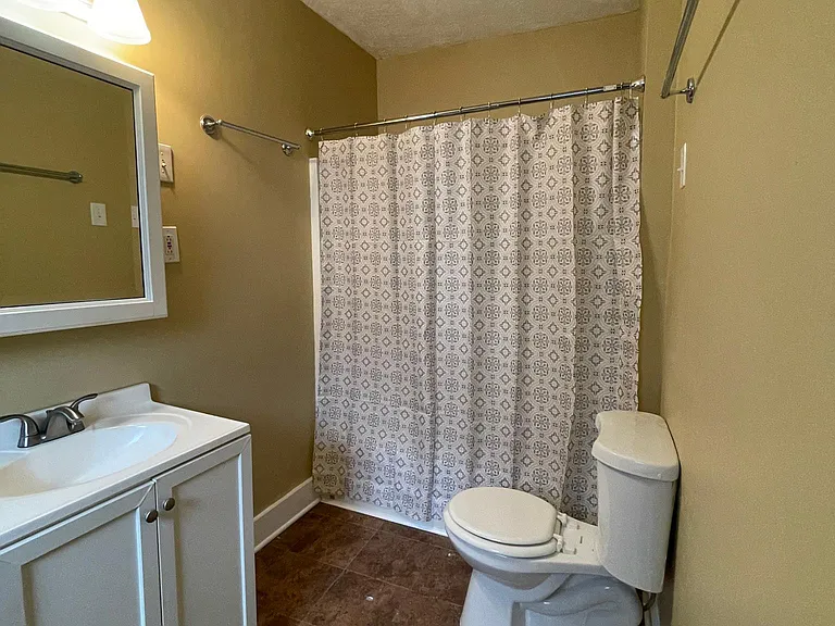 16428 Braddock Ave #1 — Photo 5