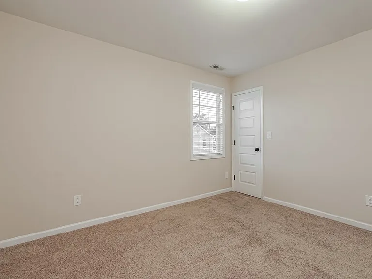 536 McCarthy Dr — Photo 12