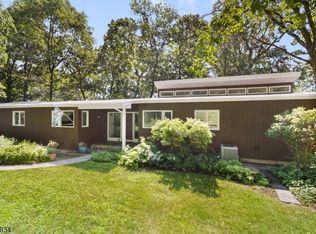 27 Skyline Dr, Morristown, NJ 07960
