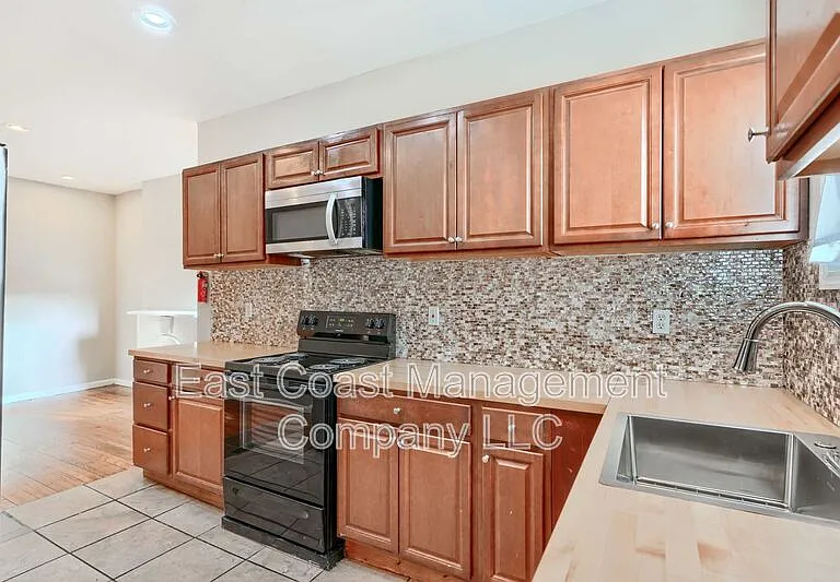 1616 N Fulton Ave — Photo 12