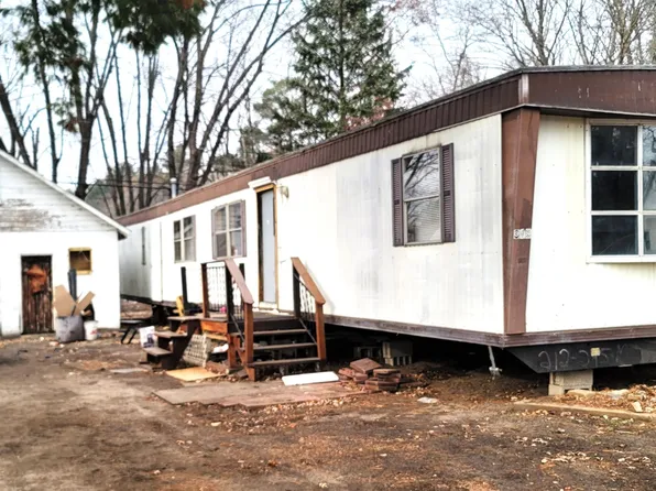 318 Pine River St, Redgranite, WI 54970