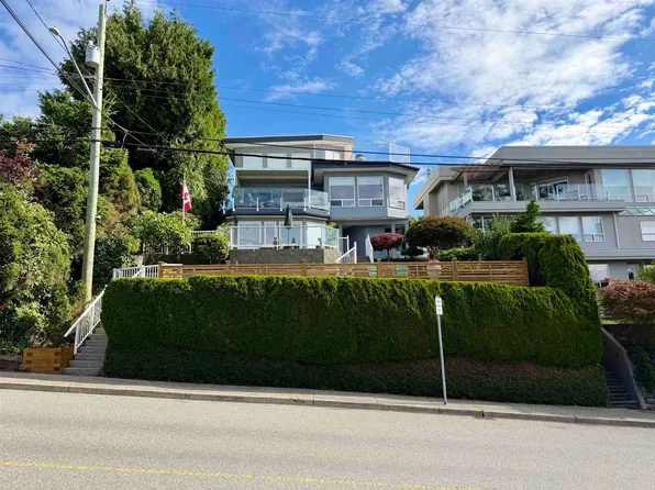 15477 Columbia Ave, White Rock, BC V4B 1K3