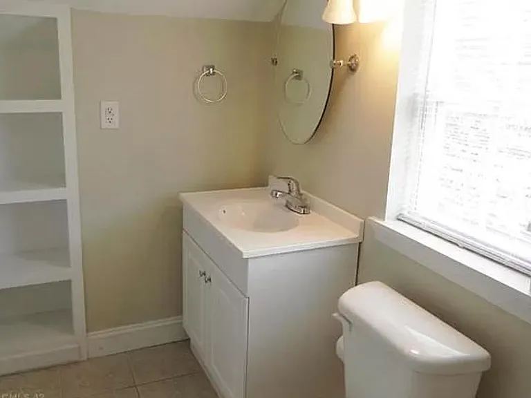 325 Pall Mall St — Photo 10