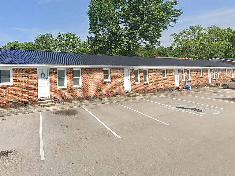 Skyline Apartments — Photo 12