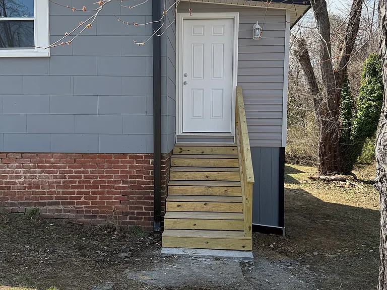 600 Hughes St — Photo 9