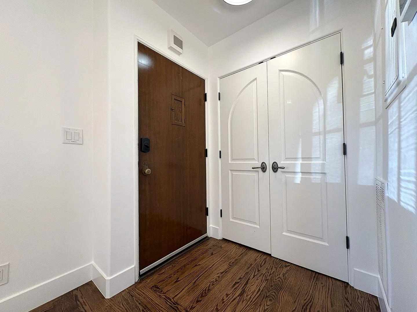 935 Waverley Street — Photo 3