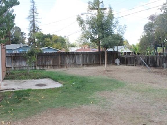 5th image of 1101 E Pontiac Way