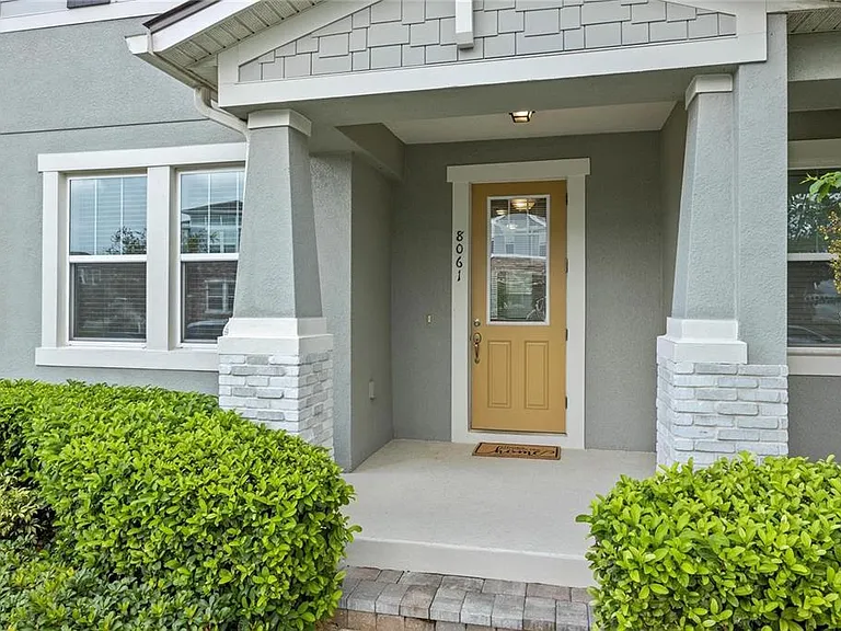 8061 Glenlloyd Ave — Photo 2