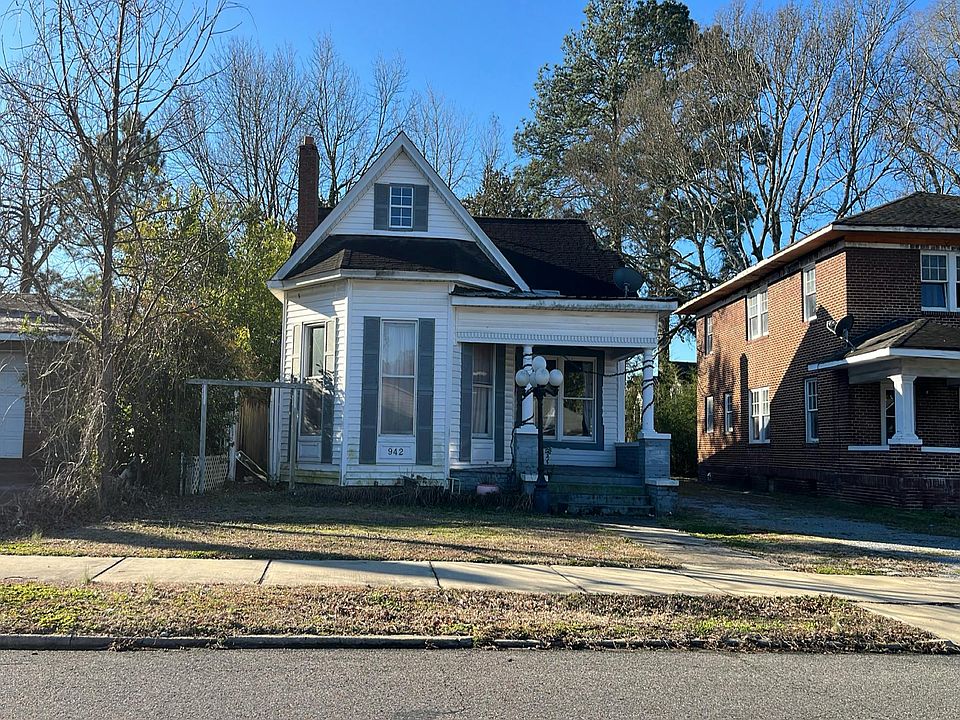 1st image of 942 Chestnut St