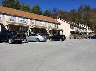 9859 New Hope Rd, Bluefield, WV 24701