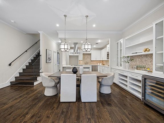 3rd image of 2111 Huldy St