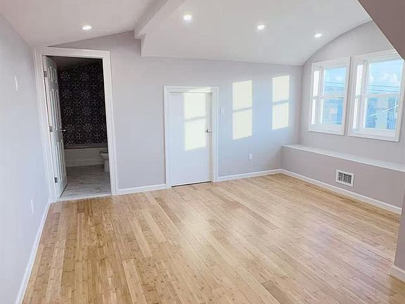 2nd image of 149-45 Hawtree Street