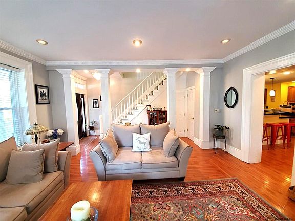3rd image of 76 Caroline St #2