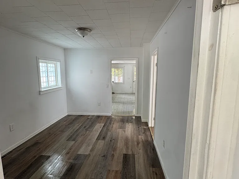 48 Cowing St #1 — Photo 2
