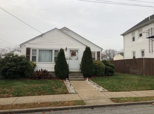 86 Speck Ave, Cranston, RI 02910