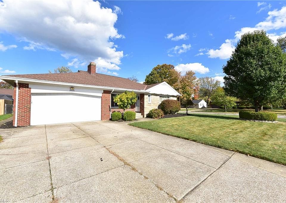 1st image of 21020 Parkwood Ave