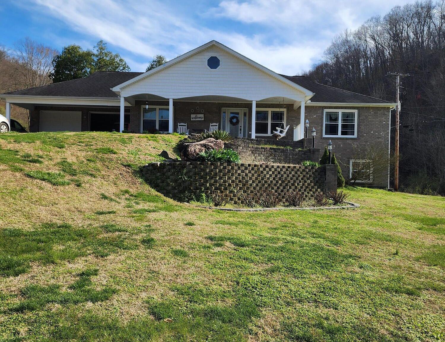 530 Middle Frk, Hagerhill, KY 41222 Zillow