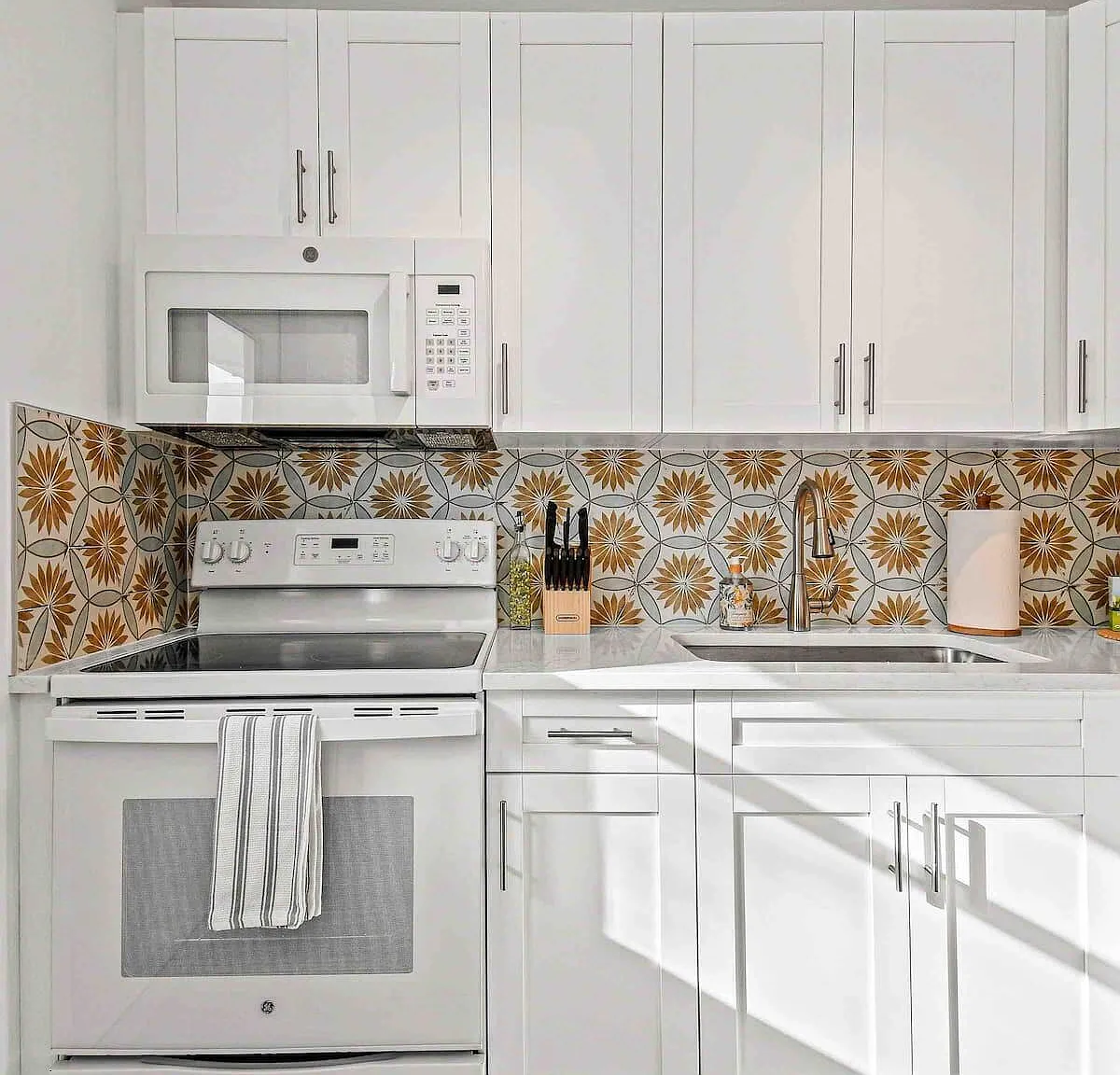 2 bed, 1.0 bath, 715 sqft, $2,395 — Photo 4