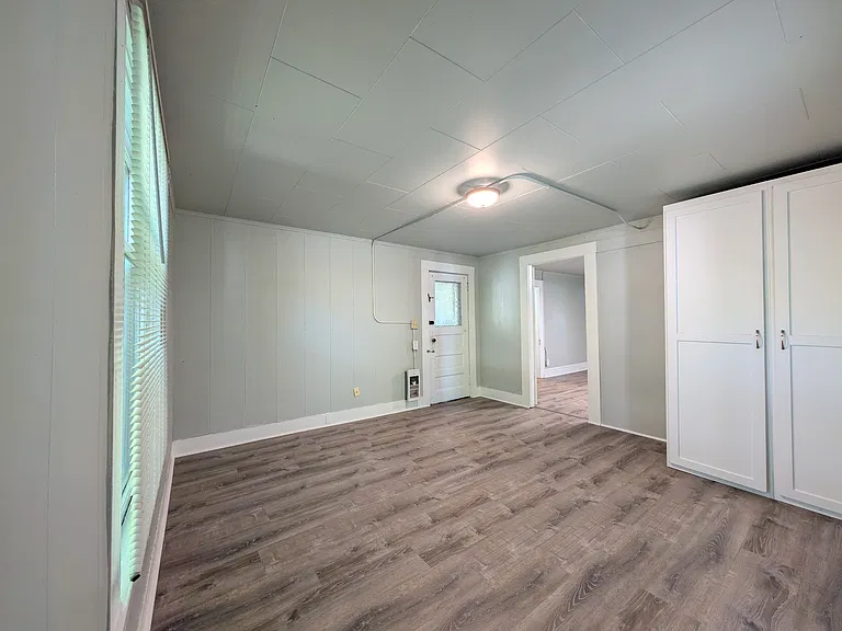 433 SW 5th St — Photo 13
