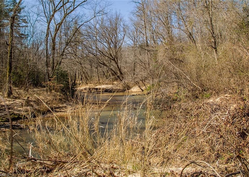 1st image of Skyland Dr