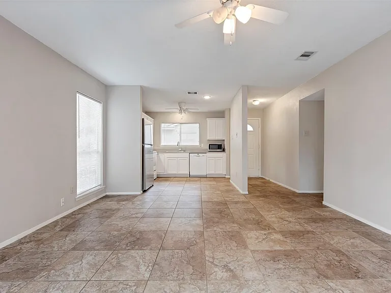 81 Blue Fox Rd — Photo 3