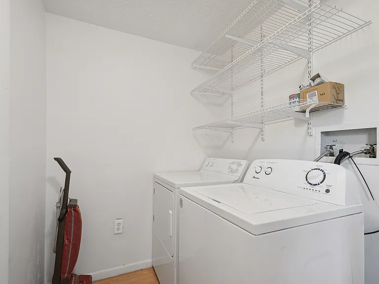 2480 Collegewood St — Photo 24