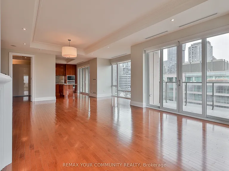 80 Yorkville Ave #802 — Photo 22
