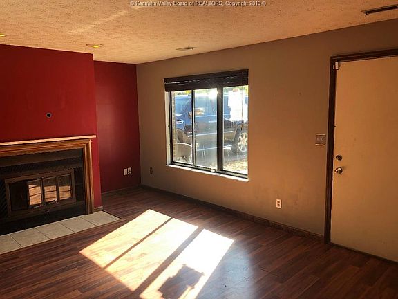 3rd image of 6353 Pine Dr