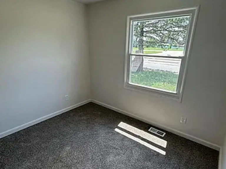 1515 Andrews Dr — Photo 6