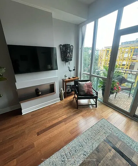 116 George St #405 — Photo 2