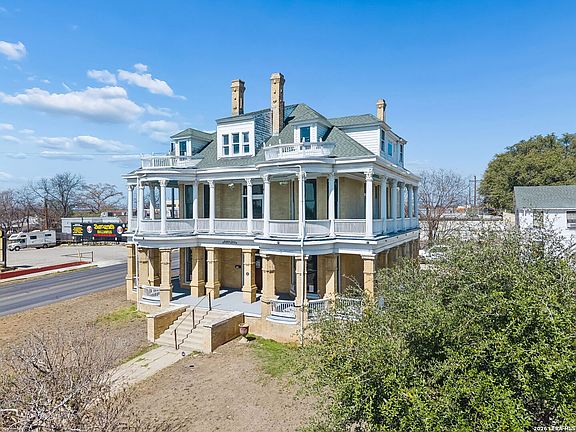 2nd image of 339 W Woodlawn Ave