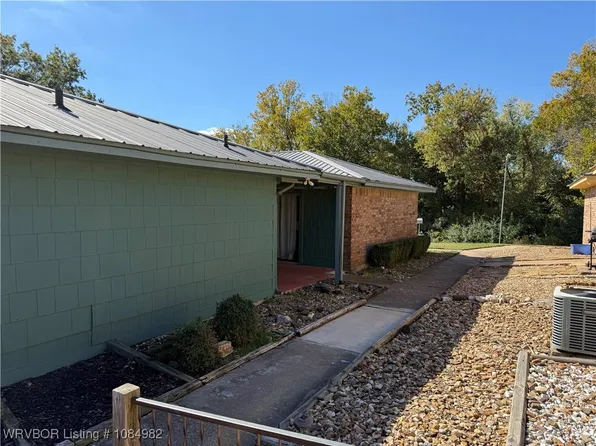 101 Doris Dr APT 48, Sallisaw, OK 74955