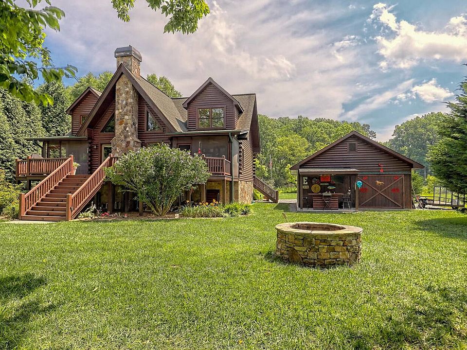 1st image of 2784 River Falls Dr