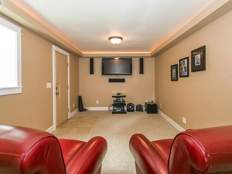 5106 SW Illinois St — Photo 21