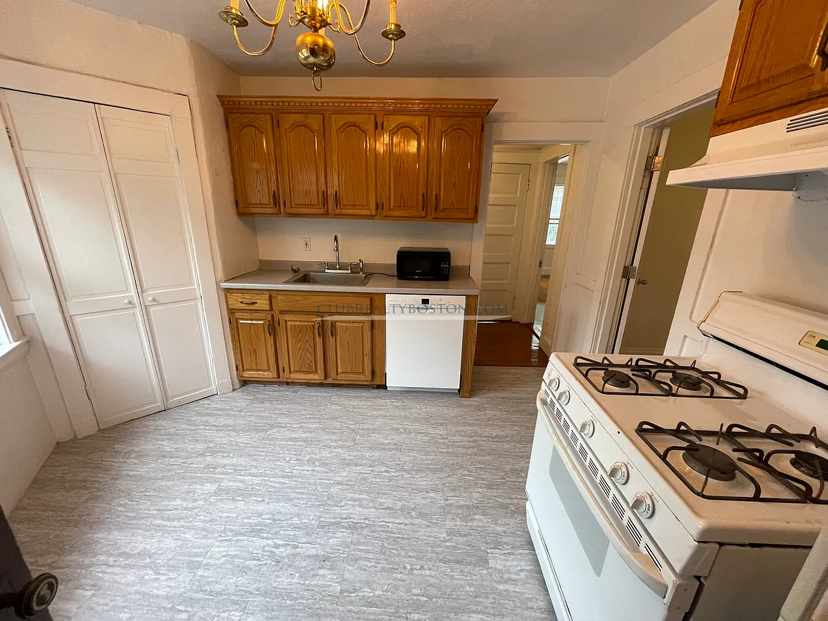 Building Photo - 56 Montfern Ave #3