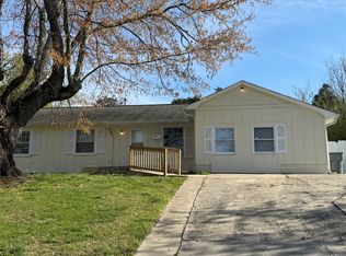 4015 Woodleaf Rd, Charlotte, NC 28205