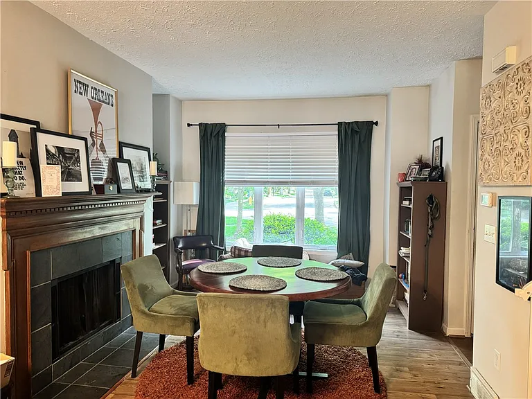 30 Cornhill Pl — Photo 4