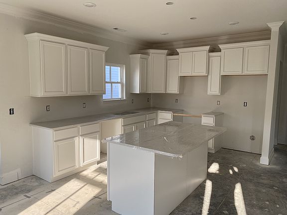 2nd image of 405 Corner Aly W