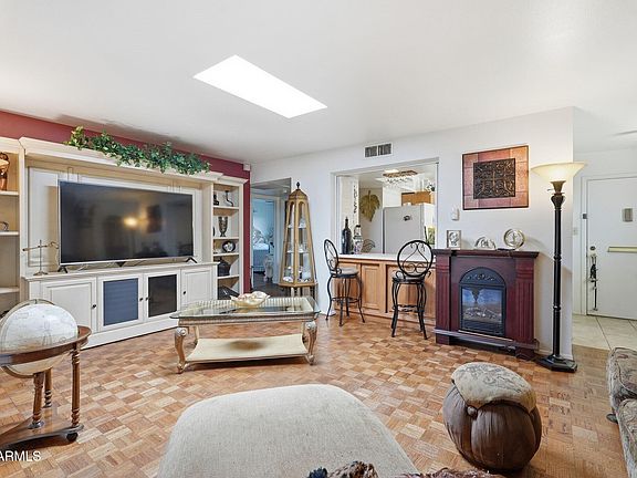 4th image of 10402 N 105TH Avenue