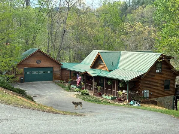 573 Cold Springs Ln, Galax, VA 24333